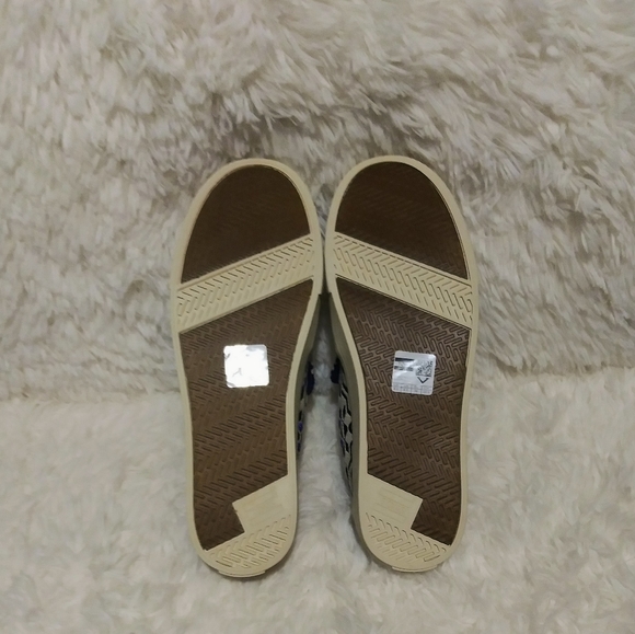 2×$40 Toms Sunset Stellar slip-ons - Picture 10 of 10